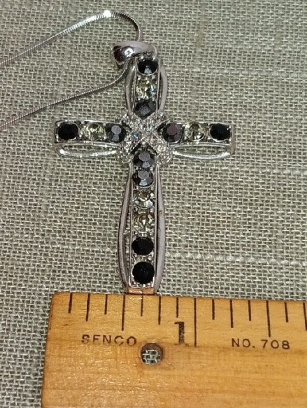 Gray Black Rhinestone Silver Tone Cross Pendant Necklace 17.5" Long - Picture 6 of 6